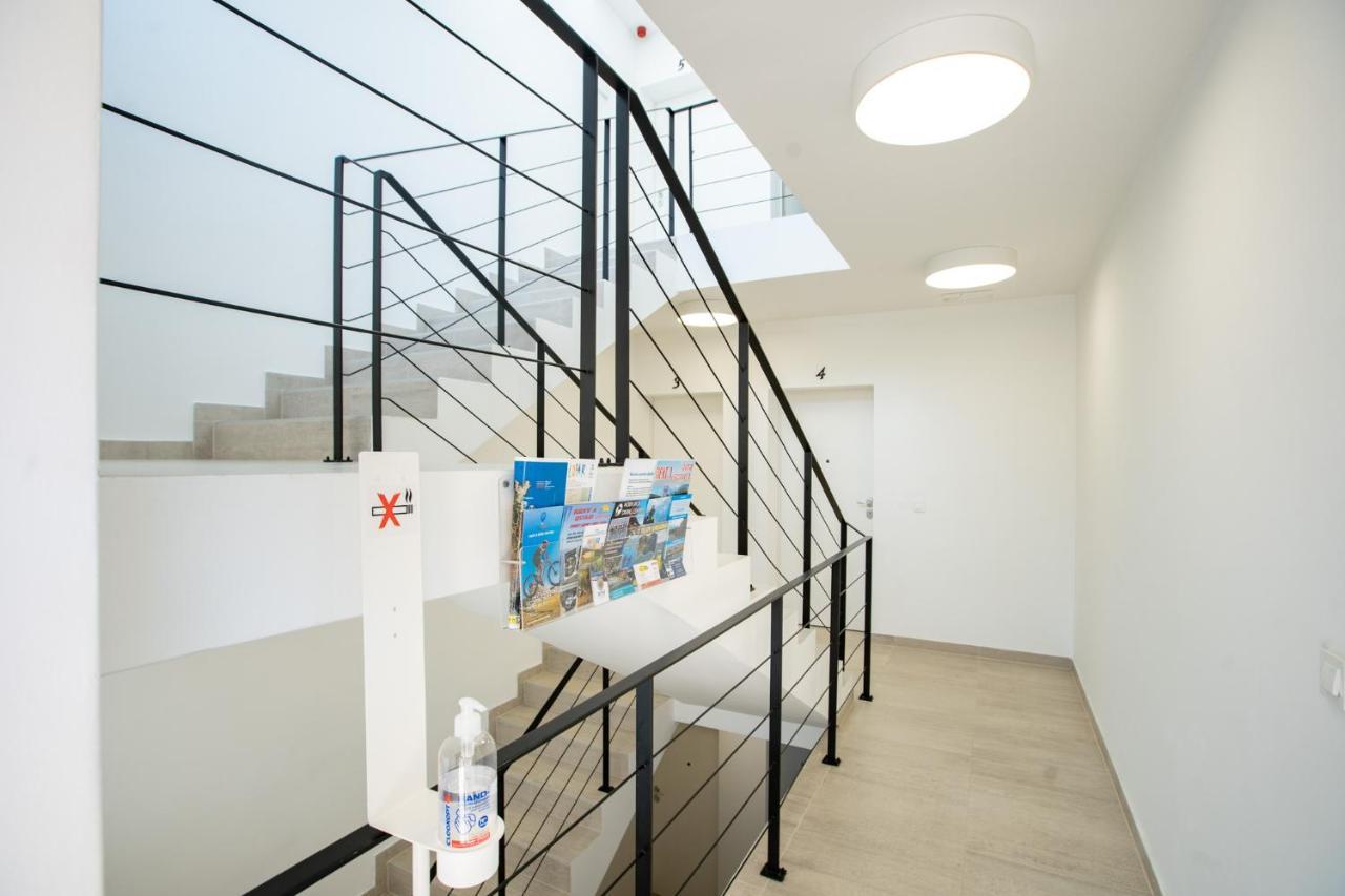 B&M Rab-Lopar Aparthotel Bagian luar foto