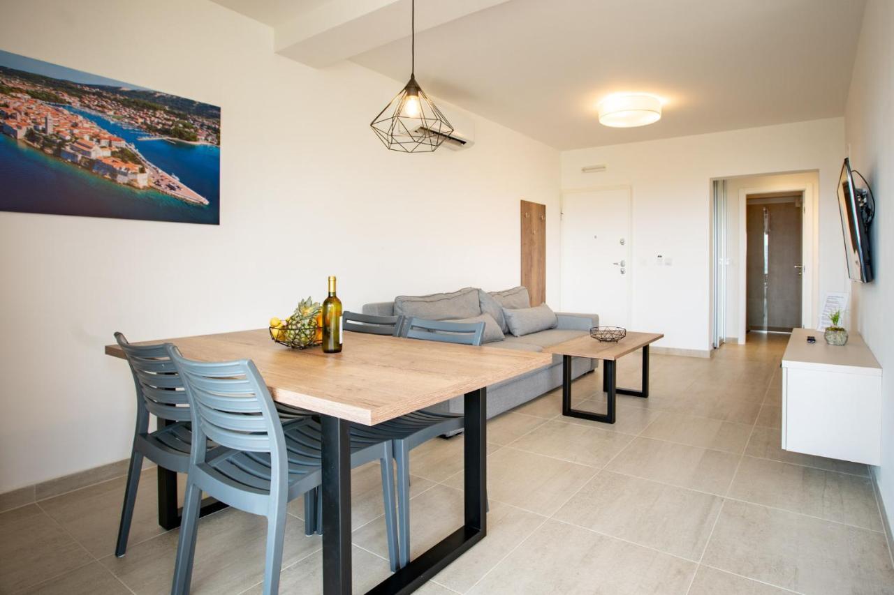 B&M Rab-Lopar Aparthotel Bagian luar foto