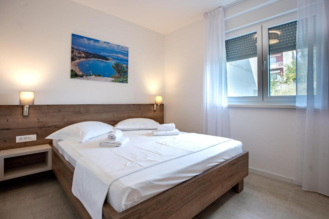 B&M Rab-Lopar Aparthotel Bagian luar foto