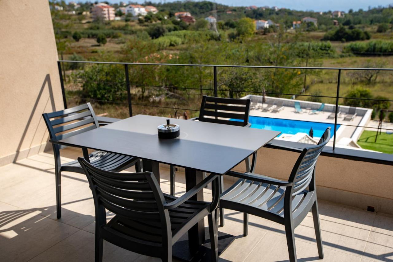 B&M Rab-Lopar Aparthotel Bagian luar foto