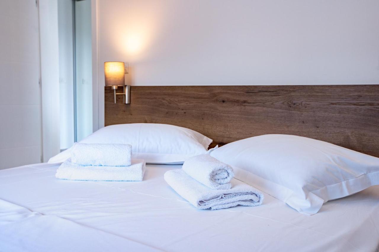 B&M Rab-Lopar Aparthotel Bagian luar foto