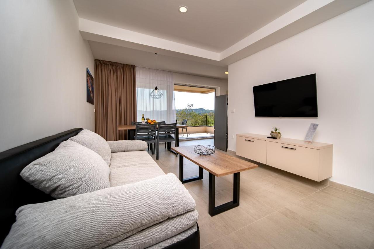B&M Rab-Lopar Aparthotel Bagian luar foto