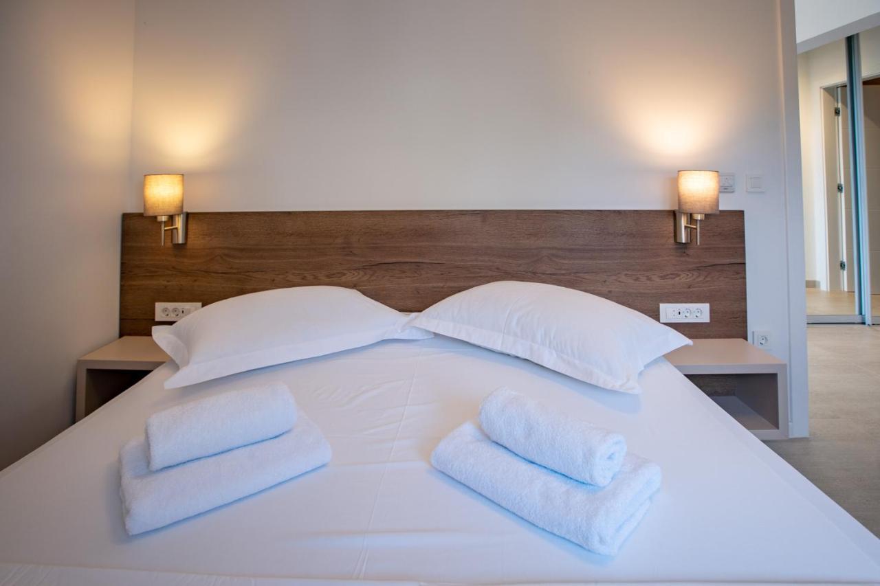 B&M Rab-Lopar Aparthotel Bagian luar foto