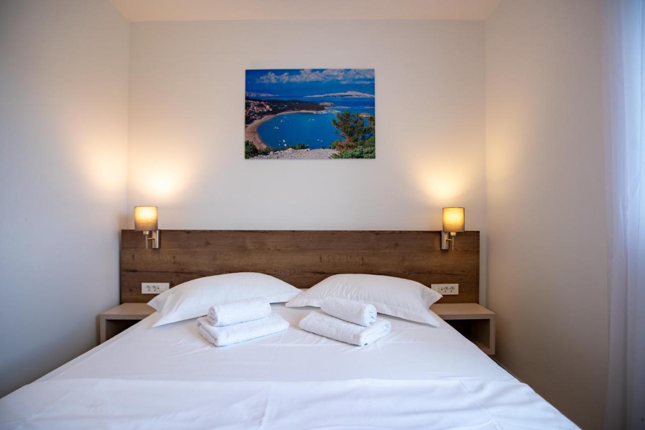 B&M Rab-Lopar Aparthotel Bagian luar foto