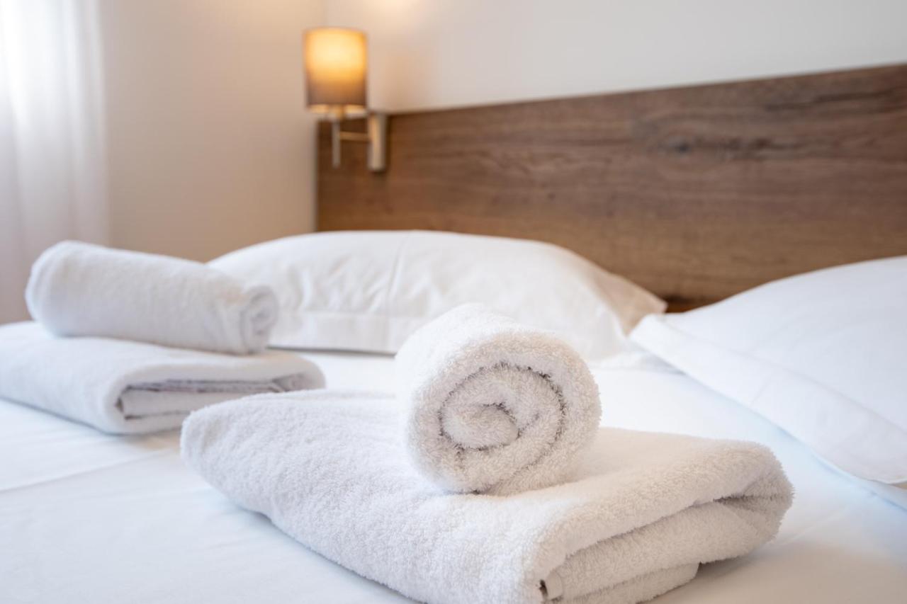 B&M Rab-Lopar Aparthotel Bagian luar foto