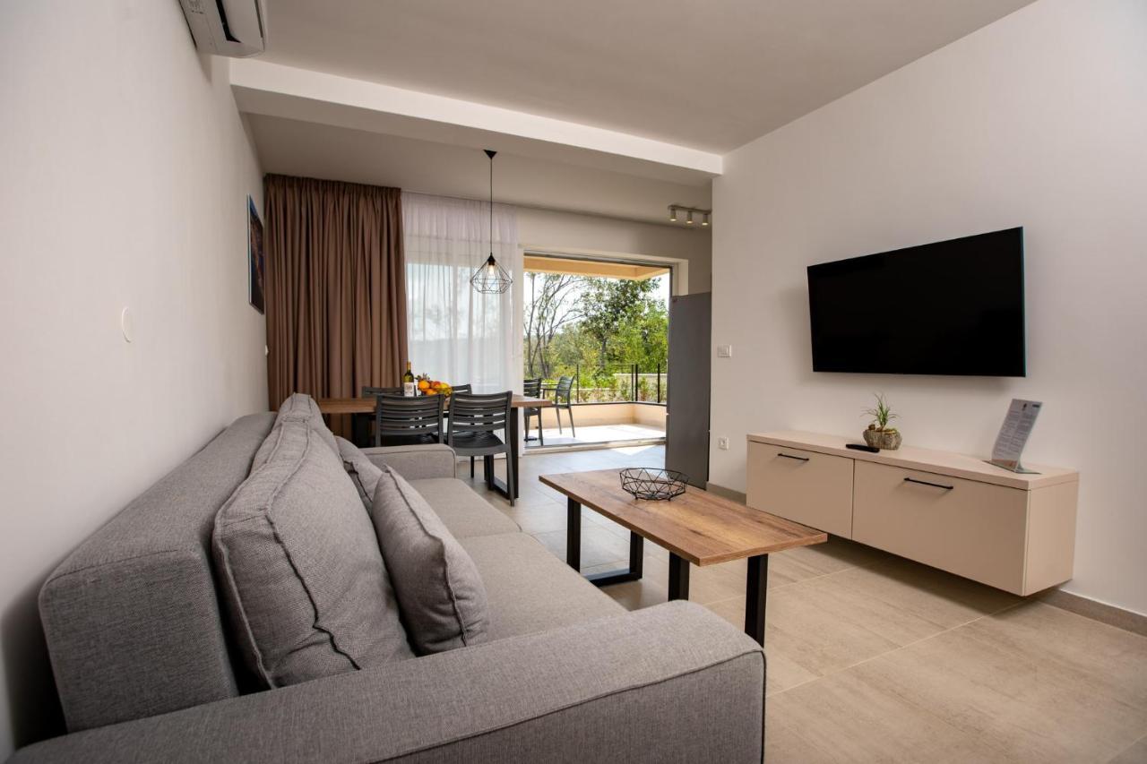 B&M Rab-Lopar Aparthotel Bagian luar foto