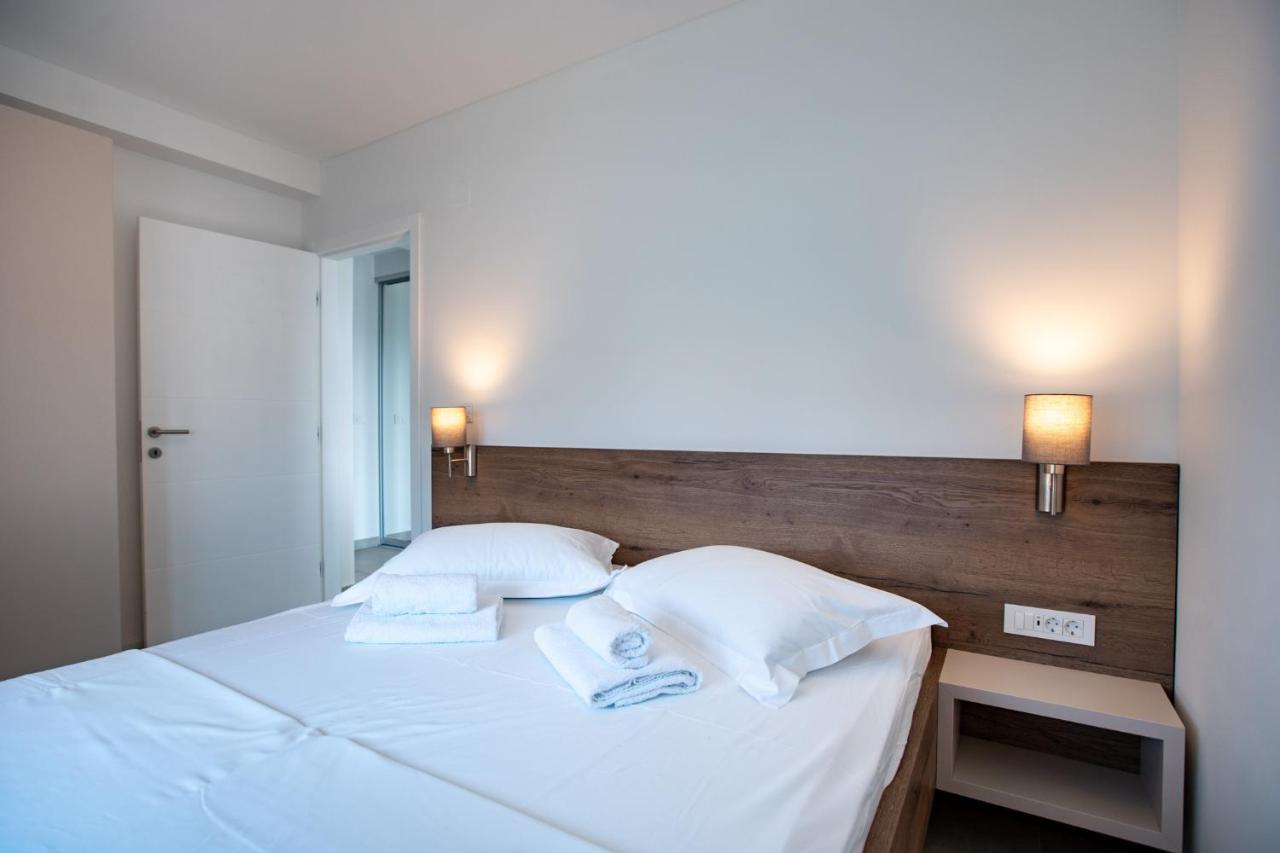 B&M Rab-Lopar Aparthotel Bagian luar foto